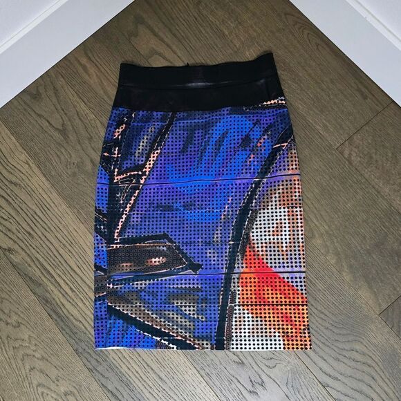 Akris Punto Perforated Faux Leather Midi Skirt in Blue Abstract Grafitti Print - Picture 2 of 14